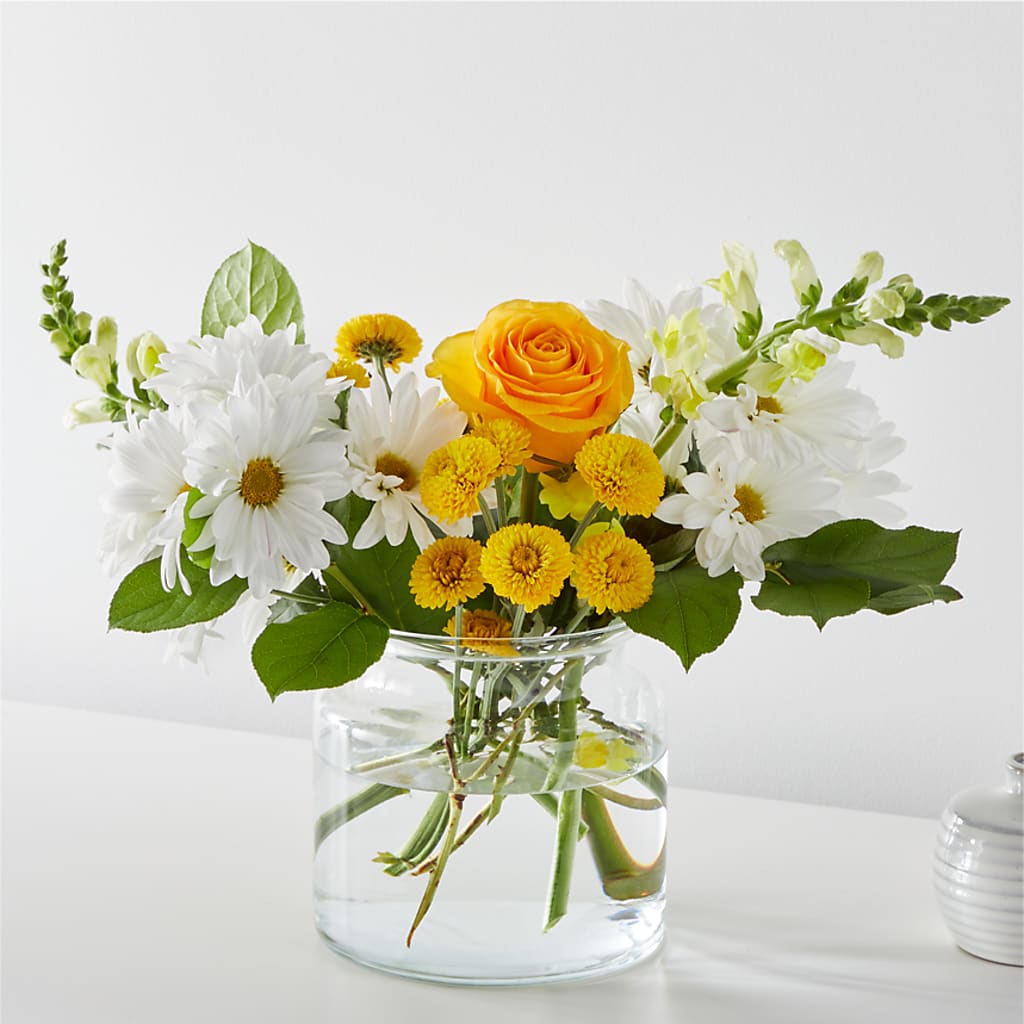 Sun Salutation Bouquet – GIA'S GARDEN FLOWER SHOP INC, Bronx NY