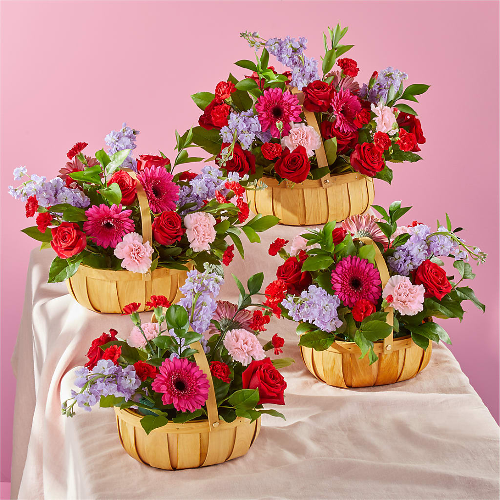 Pink Picnic Basket – GIA'S GARDEN FLOWER SHOP INC, Bronx NY