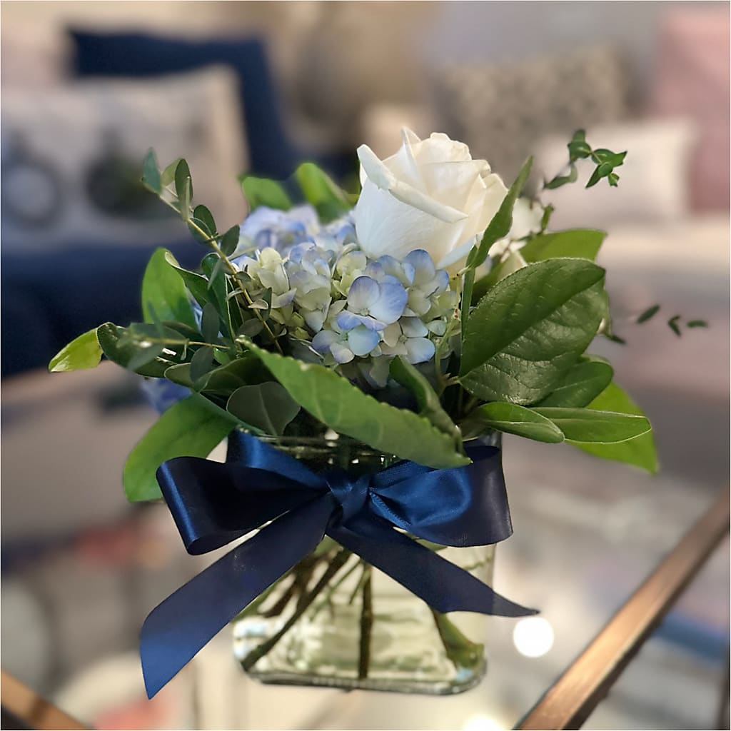 Sky Blue Delight Bouquet – GIA'S GARDEN FLOWER SHOP INC, Bronx NY