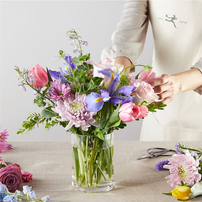 Pastel Tradition - A Florist Original – GIA'S GARDEN FLOWER SHOP INC, Bronx NY