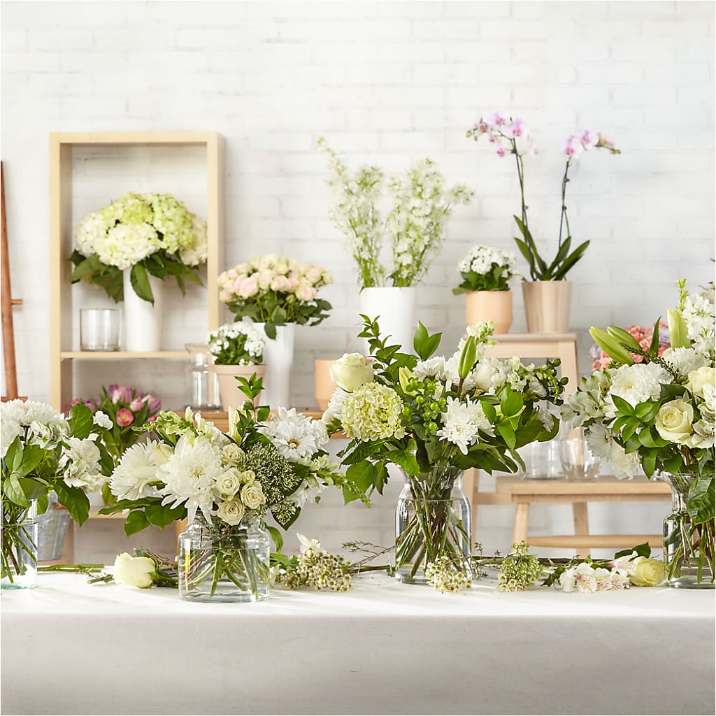 Classic Ivory – A Florist Original – GIA'S GARDEN FLOWER SHOP INC, Bronx NY