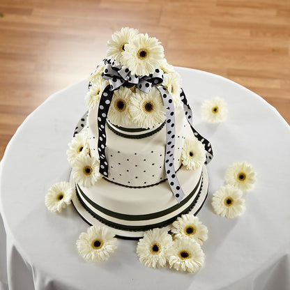 Simple Sophistication Cake Décor – GIA'S GARDEN FLOWER SHOP INC, Bronx NY